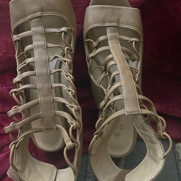 Call it Spring 7.5 heels - Picture 2 of 4